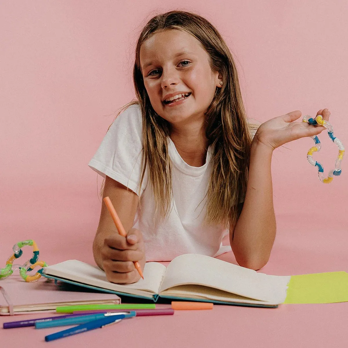 Tangle Crazy Textured friemeltoy voor kinderen, voorzien van tactiele textuur voor extra sensorische stimulatie, helpt doelloos friemelen en verhoogt focus tijdens de les