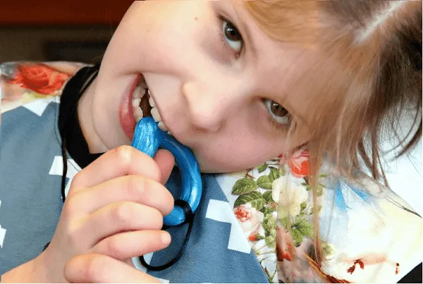 Wat is stimming. mensen met autisme dienen zintuiglijke prikkels toe om overprikkeling te voorkomen of verminderen