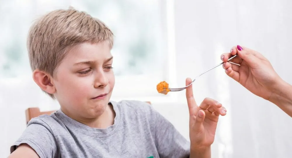 Kieskeurige eter? Veelal kan er dan sprake zijn van een probleem in de sensorische prikkelverwerking. Sommige kinderen zijn prikkelzoekend op oraal vlak, terwijl andere kinderen juist overgevoelig zijn voor tactiel orale prikkels. Lees hier de signalen en onze tips