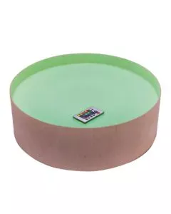 Lichttafel van JonEly is ideaal om kinderen materialen te laten ontdekken met behulp van licht. Door de opstaande rand kun je ook speelzand aanbieden.
