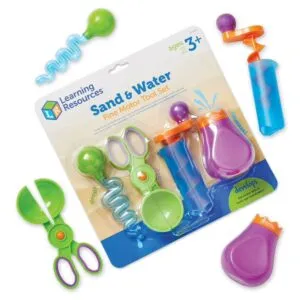 moedig zintuiglijk spel met zand en water aan met deze fijne attributen van learning resources