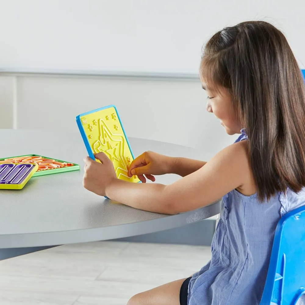 Het Mindful Doolhof helpt kinderen spelenderwijs rust, focus en ademhaling te oefenen. Met 6 platen vol patronen en een activiteitengids stimuleert het concentratie en emotionele veerkracht vanaf jonge leeftijd.