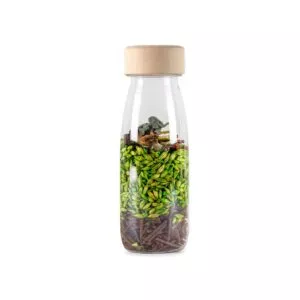 Petit boum sensorische fles Jungle geeft een indruk van het leven in het oerwoud. Schud en ontdek de dieren in de jungle.