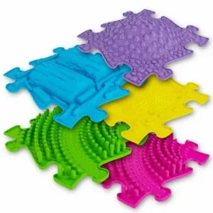 De sensorische puzzelmatten uitbreiding is een mooie aanvulling op de basis set van Muffik. Creeer met de speelmatten een tactiel parcours voor kinderen.