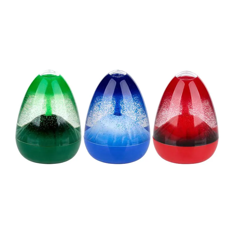 De lava vulkaan werkt zoals we dat kennen van sneeuwbollen. Hier is het een uitbarstende vulkaan, waarbij er glitters vallen wanneer hij een keer op zijn kop is geweest. Het is goed voor rustmomentje.