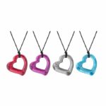 chewigem kauwsieraad hart is een geliefd design voor meiden en volwassenen. Het hartje is enigzins flexibel waardioor het niet alleen prettig is voor kauwbehoefte maar ook ideaal is om mee te friemelen.