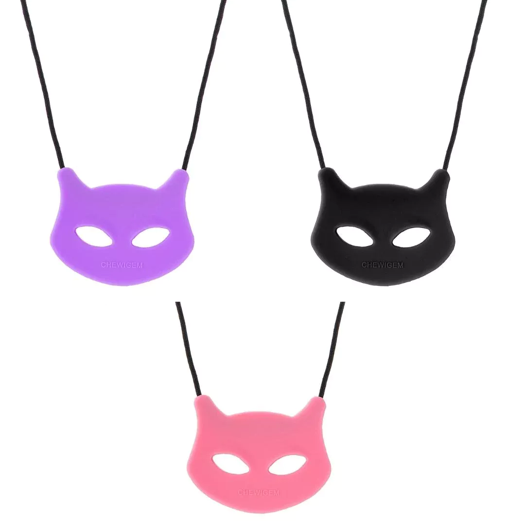 De chewigem kauwsieraad cat is een fijne bijtketting voor kinderen met sabbel of lichte kauwbehoefte. Vanwege de textuur ook geschikt voor orale prikkelzoekers