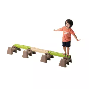 Jungle pad (jungle trail) biedt kinderen motorische en tactiele uitdaging. Verbeter spelenderwijs motoriek en evenwicht met dit bospad.