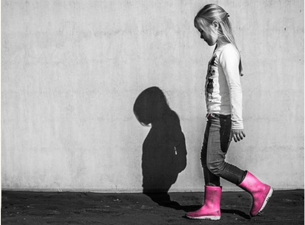 Hoogbegaafde kinderen hebben een intens limbisch systeem. Hierdoor worden ze sneller overbelast door zintuiglijke prikkels. Lees meer over emotieregulatie bij hoogbegaafdheid.