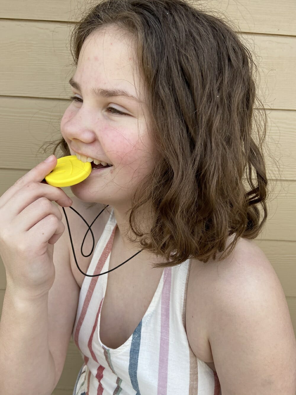 ark therapeutic heeft vrolijk bijtkettingen voor jongens en meisjes die kauwen op nagels, kleding of potloden.