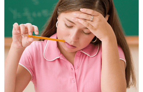 Leerlingen met kauwbehoefte? Bijt je leerling op potloden of kleding? Lees in dit artikel wat het nut is van kauwen / kauwsieraden en lees onze handige tips