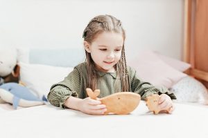 In dit artikel geven we tips voor autisme speelgoed dat door veel kinderen gewaardeerd wordt én dat helpt in hun ontwikkeling.