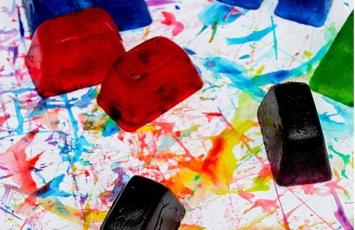 Ontdek zomertips voor gevoelige kinderen: prikkelarme activiteiten, waterpret en fijne producten die helpen bij hitte en overprikkeling.