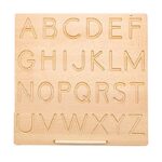 Houten alfabet bord is een ideale manier om de fijne motoriek te stimuleren. Mooi educatief materiaal passend in montessori gedachtengoed.