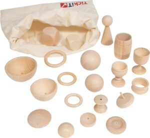 De heuristische basis speelset kan de nieuwsgierigheid van kleine kinderen op de objecten waaruit de wereld om ze heen bestaat, worden gewekt en het biedt waardevolle mogelijkheden om de leerervaring van kinderen uit te breiden.