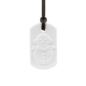 De sneeuwpop kauwketting van Ark Therapeutic is een handige bijtketting voor kinderen die met voortanden kauwen