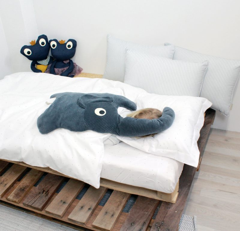 Fimbo de olifant van het merk oliz / koko-nora is ideaal hulpmiddel voor jonge kinderen met slaapproblemen. De diepe druk brengt hen tot rust.