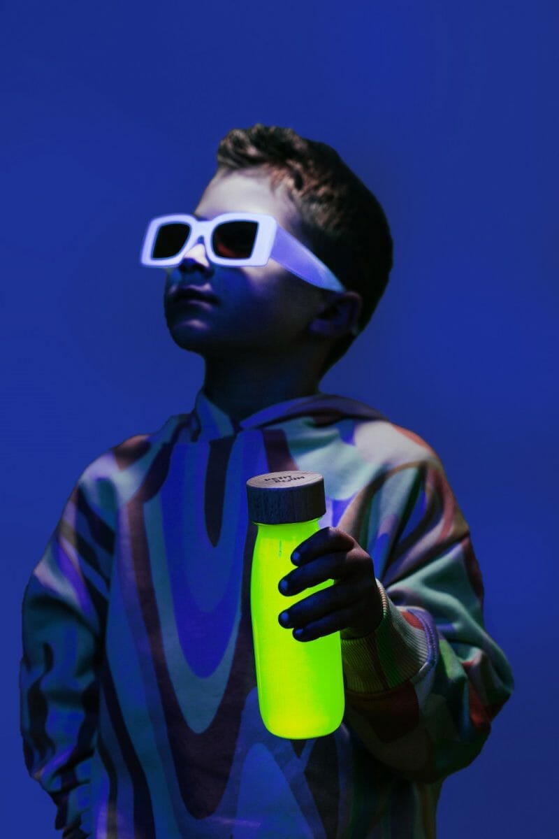 petit boum sensory bottle in fluor kleuren