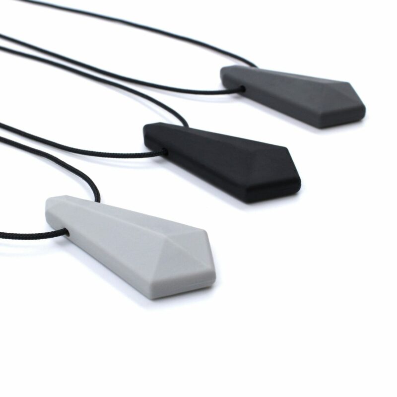 Ark Chewel kauwsieraad is een hippe kauwketting van Ark Therapeutic speciaal voor tieners en volwassenen. Lijkend op een echt juweel is deze discreet.