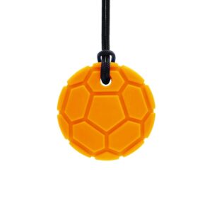 ark soccer chew bijtketting zal menig jongen willen dragen. Een kauwketting is een goed alternatief voor kauwen op kleding. En helpt spanning en prikkels verminderen.