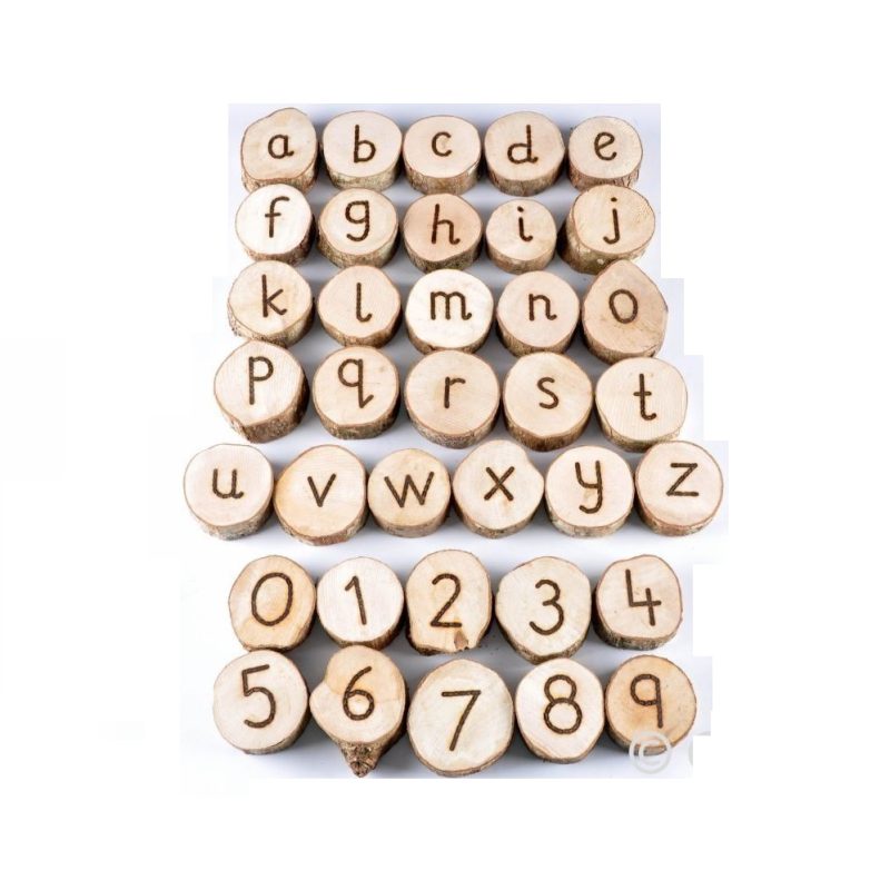 houten cijfer en letterstenen voor educatief spel buiten of binnen