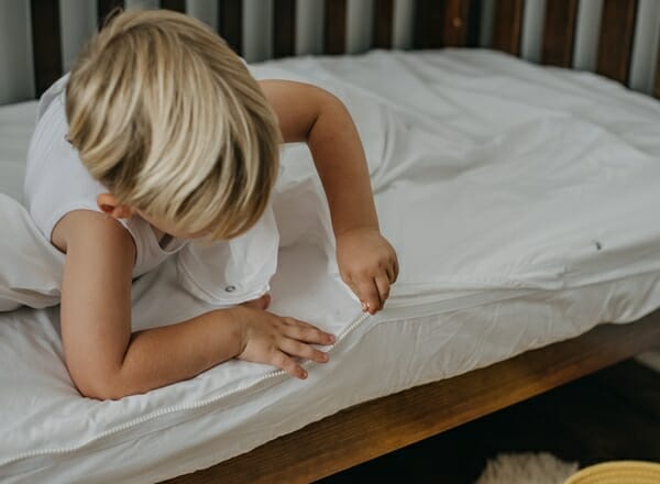 zip sheets is ritsbaar beddengoed wat je dicht ritst. Hiermee woelt je kindje zich niet meer bloot in de nacht wat de slaap ten goede komt