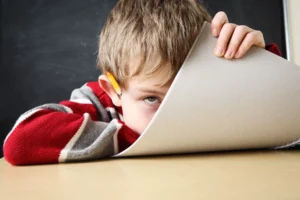adhd hulpmiddelen voor je kind. Kinderen met adhd hebben moeite met alertheid reguleren. Sensorische hulpmiddelen zoals fidgets, verzwaring, wiebelkussens kunnen helpend zijn.