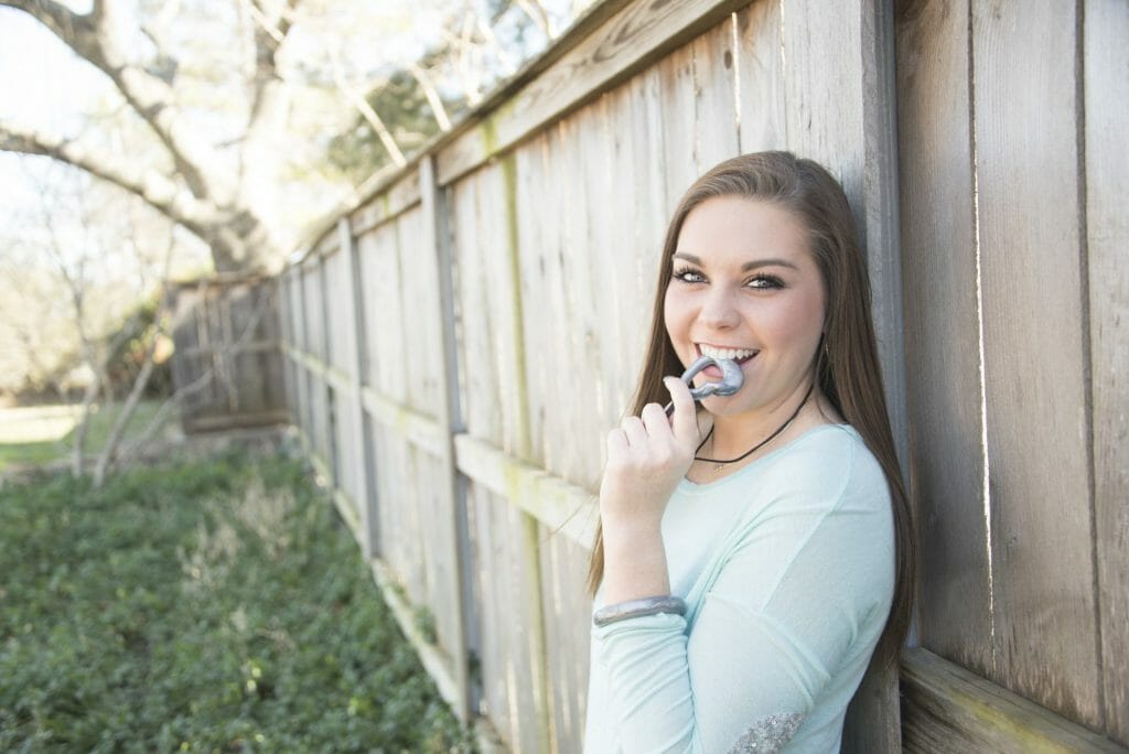 Is kauwen of bijten op kleding, potloden of speelgoed een eigenschap van autisme? Lees meer hierover in dit blog.