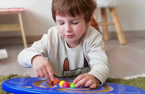 Het geven van cadeautjes aan een kind met autisme vereist een beetje extra aandacht voor hun specifieke behoeften en interesses. Check onze tips