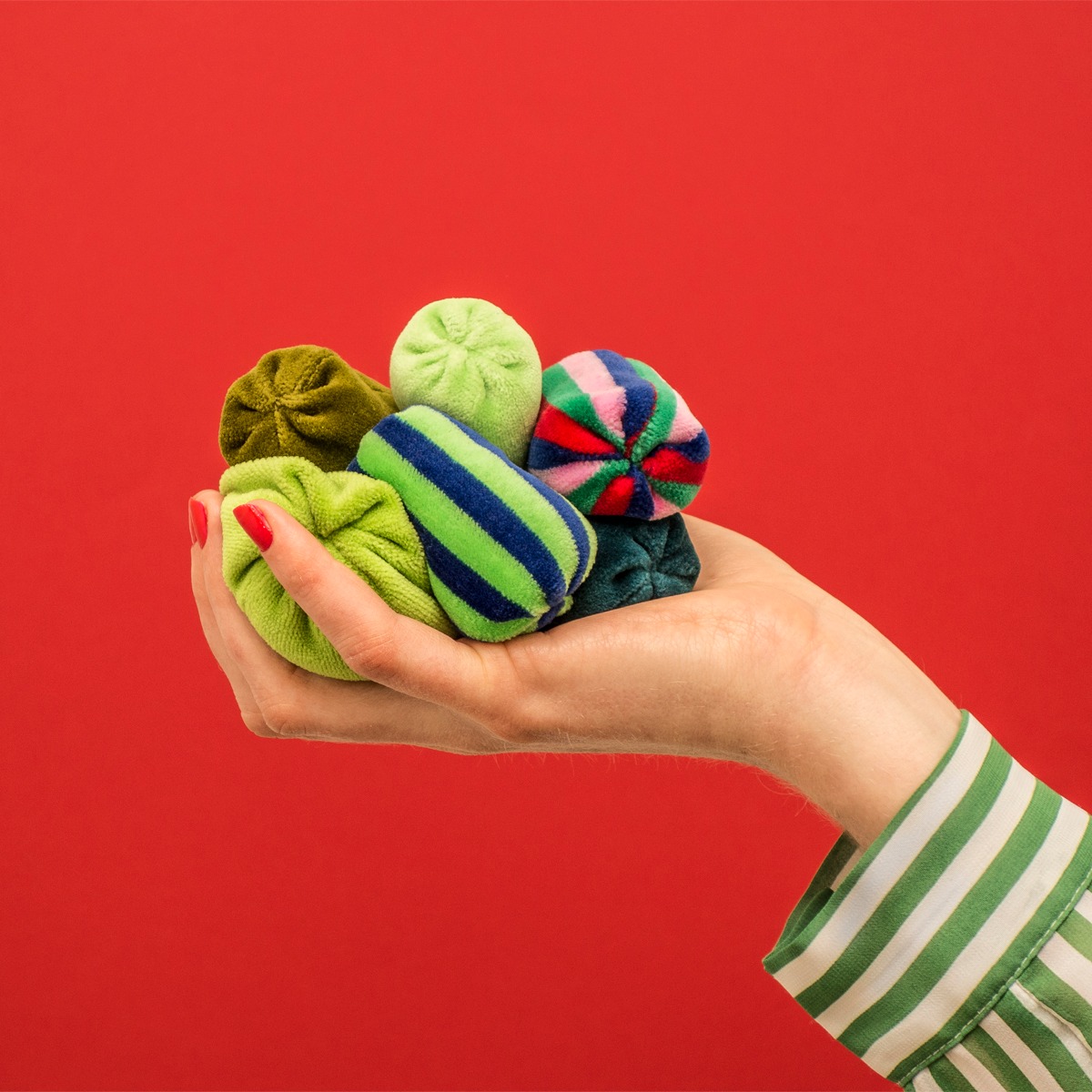 stressbal van smakompisar in 2 verschillende maten verkrijgbaar.
