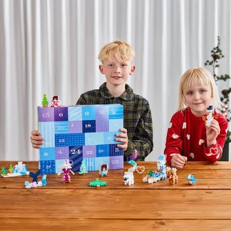 De Plus-Plus Adventskalender met maar liefst 25 bouwverrassingen, Santa’s Northern Lights Adventure, is het december cadeau voor kids!
