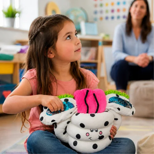 Sensorische vlinder knuffelbal met zachte pluche, verschillende voelstructuren en pailletten voor tactiele stimulatie en ontspanning.